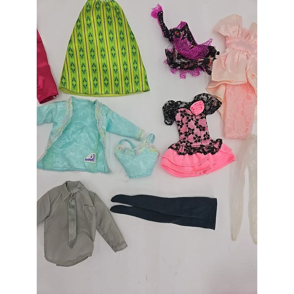 Lot Of Clothes Barbie & Other Fashion‎ Doll. Dresses Skirts Pants Shorts Tops